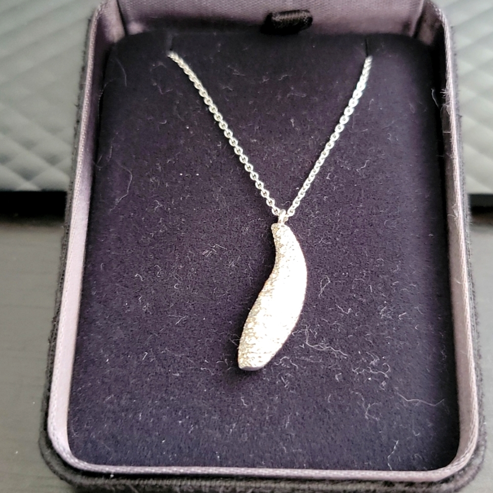 TIFFANY & CO. Frank Gehry Fish White gold diamond necklace